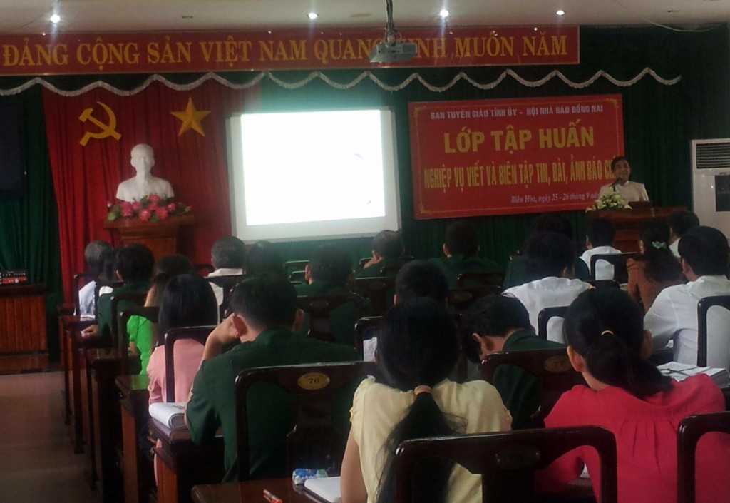 tap huan viet bai tin vg [Desktop Resolution].jpg